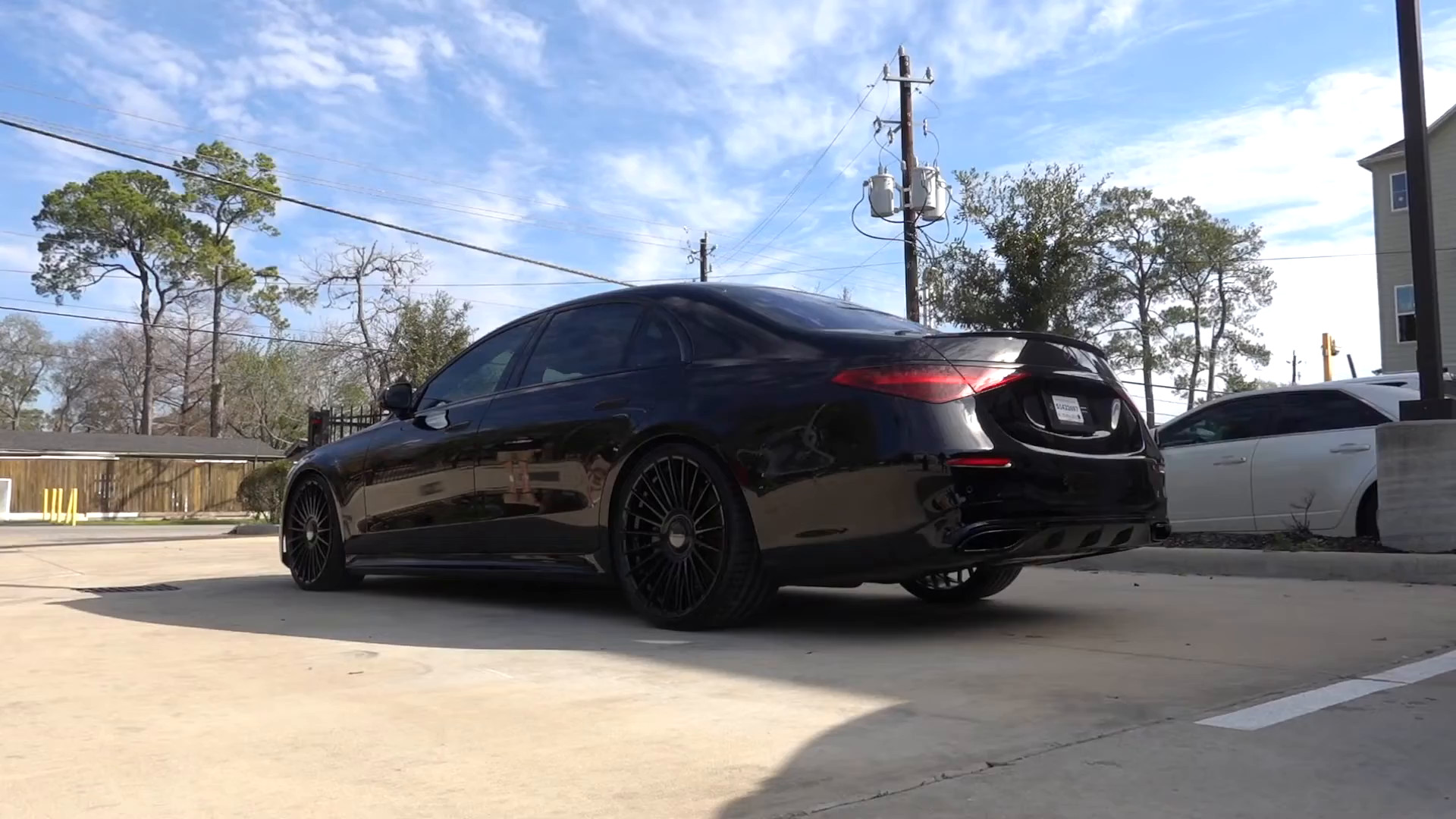 Blacked-out Mercedes-Benz S580 on Vossen wheels