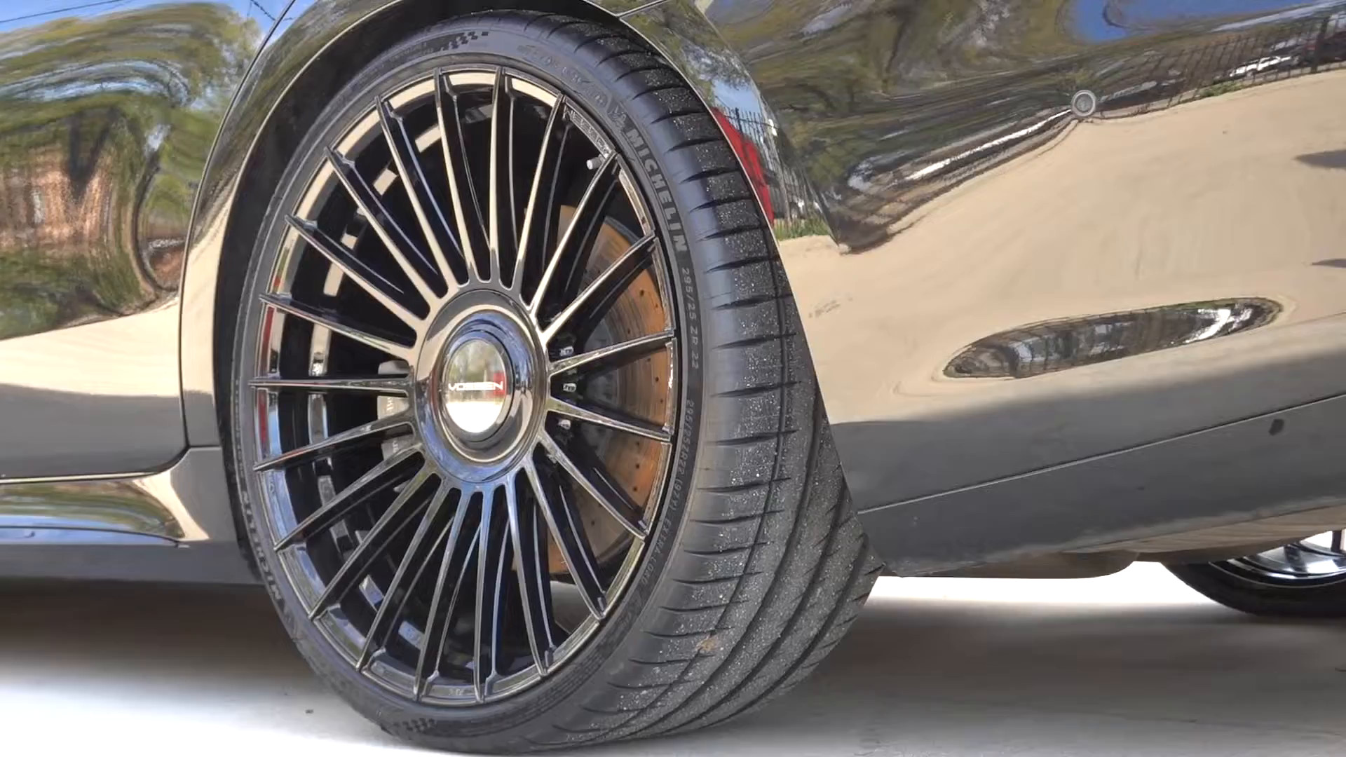 S580 on Vossen HF-8 wheels